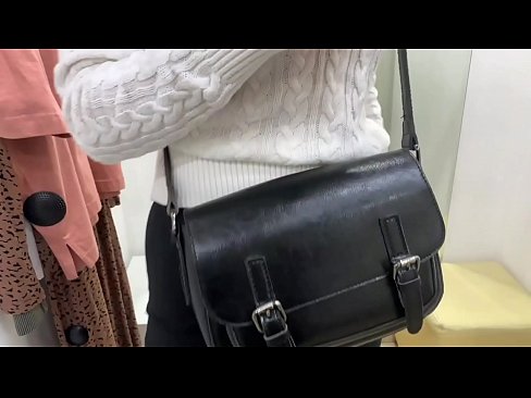 ❤️ Masturbación pública da nova cadela FeralBerry cun consolador no probatorio Porno en nós
